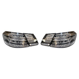 Feux arrière LED Facelift pour Mercedes-Benz Classe E W212 (2009-2013) |   Ensemble de feux arrière à moderniser |   Mise à niveau du style ancien vers le nouveau - Product Image 2