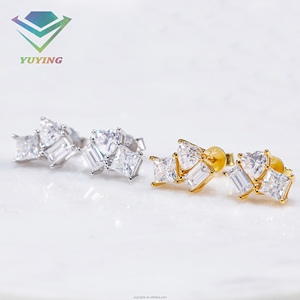 Boucles d'oreilles clous personnalisées à 4 griffes avec diamant de laboratoire CVD/HPHT 1 carat, or blanc, diamant rond/poire/émeraude certifié IGI, bijoux unisexe - Product Image 2