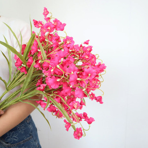 Vendita all'Ingrosso di Popolari Campanelle Artificiali a Tre Punte per Decorazioni di Centri Commerciali, Matrimoni e Oggetti di Scena Fotografici - Product Image 4