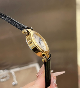 Reloj mecánico automático moderno y elegante, correa de cuero con estampado de cocodrilo negro, textura delicada, lectura de la hora clara - Product Image 3