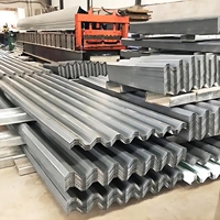Feuilles de toit en zinc certifiées BIS Feuilles de toit ondulées en carton ondulé galvanisé de 0.5mm avec services de soudage et de poinçonnage