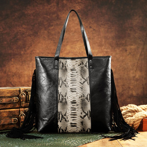 <span class=keywords><strong>Sac</strong></span> fourre-tout grande taille en <span class=keywords><strong>cuir</strong></span> végétalien à imprimé serpent vintage avec franges, style bohème chic, pour festival de musique, nouvelle mode - Product Image 5