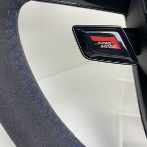 Volant en Suède Personnalisé Nouveau Style Compatible avec <span class=keywords><strong>Audi</strong></span> A1 A3 A4 A5 A6 A7 RS R8 RS3 C7 Q5 Q7 S3 8V B8 B9 S4 <span class=keywords><strong>Q3</strong></span> Q8 TT - Product Image 4