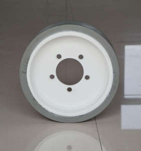 Neumático sólido resistente a cortes 12x4 para plataformas elevadoras de tijera AWP Genie/JLG - Product Image 5