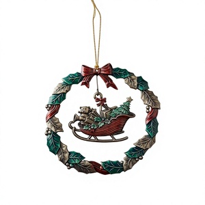 Guirnalda Navideña Clásica de Metal con Trineo y Hojas de Acebo, Decoración Redonda Hecha a Mano, Sin Luces, para las Fiestas - Product Image 1