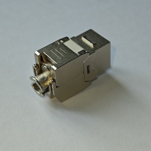 Prises modulaires Keystone STP blindées CAT5e CAT6 CAT6A CAT7 CAT8 à 180 degrés, femelles, pour panneaux de <span class=keywords><strong>brassage</strong></span> vides - Product Image 4