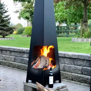 黑色表面科腾钢木柴户外壁炉，带木材储物卡明