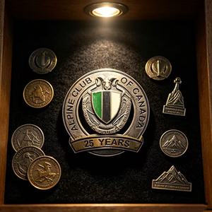 Écusson en métal émaillé Vintage Alpine Club Canada 25 ans, motif Tête de Bélier, pour insignes de collection - Product Image 5