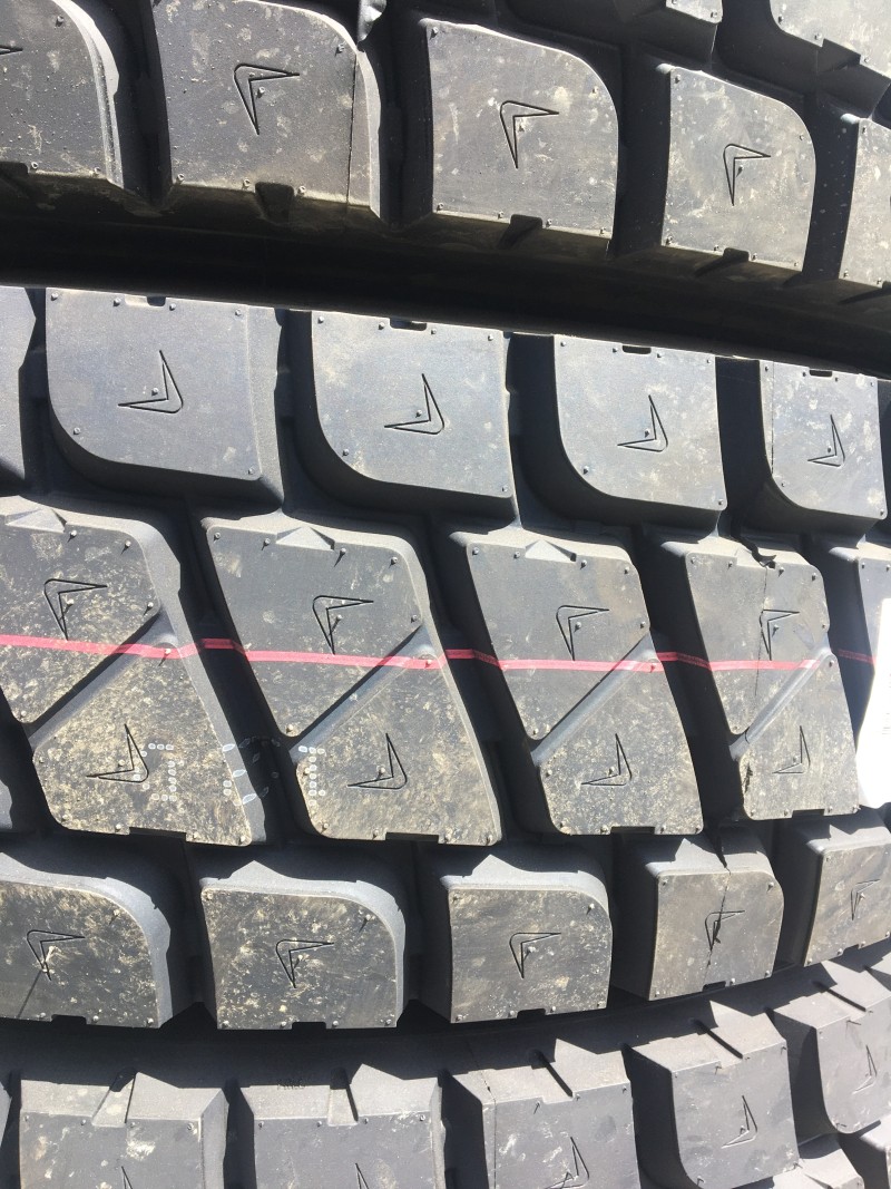 Jinyu Blacklion Evergreen Truck Tires - Durable & Reliable