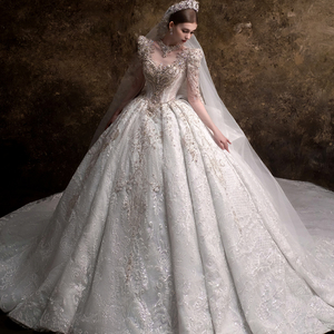 LSHT127 Vestido de Novia de Lujo Moderno con Cuello Alto, Apliques de Encaje Floral con Cristales, Bordado, Estilo Imperio, con Cola de Capilla - Product Image 1
