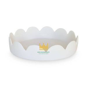 Bandeja de Servir Decorativa Portátil Hecha a Mano con Borde Festoneado, Ecológica y de Tendencia, Proveniente de Vietnam - Product Image 2