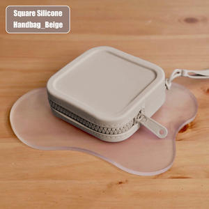 Bolsas pequeñas de silicona estilo Insta, ideales para monedas, lápiz labial, auriculares, almacenamiento con cremallera anticaídas, para llevar en la mano o guardar llaves. - Product Image 5