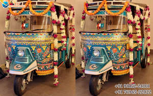 Décor d'événement sur le thème de Bollywood : Auto-rickshaw élégant pour l'entrée des mariés de mariage Punjabi, séance photo en auto-rickshaw, événement en Australie - Product Image 4