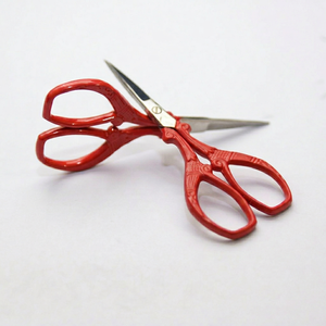 Ciseaux de manucure à lame en acier inoxydable avec manche en acier rouge, pointe incurvée et tranchante, durables pour les soins des ongles, pour adultes droitiers, mini - Product Image 1