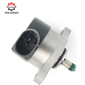Vanne de commande de régulateur de pression d'injection de pompe à carburant OEM 0281002241 pour pièces de rechange automatiques Mer-cedes-Ben-z <span class=keywords><strong>CDI</strong></span> en métal noir - Product Image 3