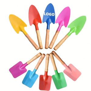 Pelle à sable miniature portable en métal avec logo personnalisé et manche en bois, outil de jardinage et de plage pour ameublir la terre, planter et creuser - Product Image 1