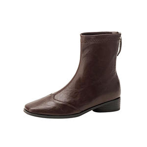 Botín de Mujer con Tacón Grueso y Punta Cuadrada, Cómodo y Multifuncional, con un Diseño de Estilo Retro - Product Image 4