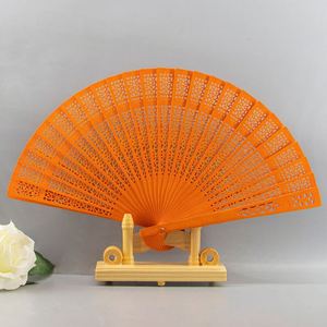 Éventails en soie à ossature en bambou, style chinois, art populaire, sculptés en forme de lanterne, pour événements, promotionnels, avec gravures et peintures artisanales - Product Image 5