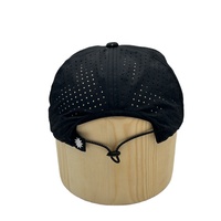 Casquette de golf perforée non structurée à 5 panneaux en nylon en gros, casquette de course imperméable pour hommes, logo imprimé personnalisé, casquette à fermeture à pression