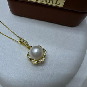 Pendentif en perle d'eau douce naturelle de 8-9 mm avec chaîne en os universelle et boucle en forme de fleur, élégants charmes en perles - Product Image 4