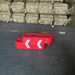 Barrières de sécurité empilables EGS en PEHD pour karting, imitation de route, piste de confinement, réflecteur fléché pour karting, pour intérieur et extérieur - Product Image 3