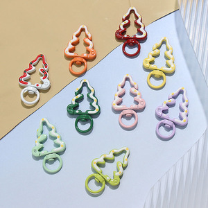 Porte-clés DIY en alliage creux en forme de sapin de Noël avec pendentif cœur coloré, tendance mode, style mignon pour fille, breloque de sac - Product Image 6