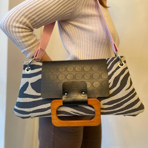 Design italiano realizzato a mano da donna borse a tracolla eco-friendly materiale stile di moda fatto a mano in italia personalizzazione per l'esportazione - Product Image 1