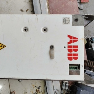 Convertisseur de fréquence ACS800-104-0175-3 175A 3 phases 380-500V PLC - Product Image 1