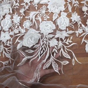 Tessuto di pizzo da sposa all'ingrosso <span class=keywords><strong>bianco</strong></span> <span class=keywords><strong>Tulle</strong></span> <span class=keywords><strong>ricamato</strong></span> per la sfilata di moda con paillettes lacci HY0883 - Product Image 2