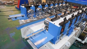 Machine de fabrication de tôles de <span class=keywords><strong>toiture</strong></span> en métal à joint debout portable HENER Factory 38 mm/25 mm pour les États-Unis - Product Image 5