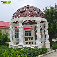 Gazebo en marbre blanc pour jardin extérieur, grand pavillon rond avec toit en dôme et colonnes corinthiennes pour villa ou parc