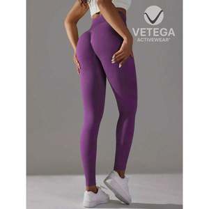 Leggings pour femmes à taille haute et effet push-up, violet lilas, ultra confortables, coupe sportive, 92% polyamide, 8% élasthanne, longueur longue, VETEGA ACWEA - Product Image 4