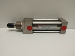 Cilindro Neumático PLC Nuevo de Fábrica 1-1/8"x2-1/2" de Recorrido Eb02j-h19-aaa00 con Garantía - Product Image 1