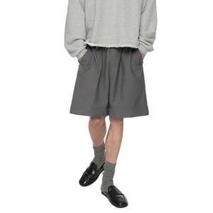 Shorts Bermuda pour Hommes Gris Foncé Plissés Classiques Confortables et Tendance de Haute Qualité en Gros - Product Image 2