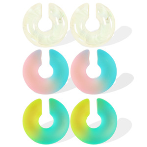 Pendientes de resina con gradiente en forma de C para mujer, pendientes colgantes, accesorio de moda estilo gelatina colorido - Product Image 5