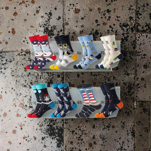 ถุงเท้าลำลองผู้ชายลายแปลกใหม่ สีสันสดใส สนุกสนาน แปลกตา แฟชั่น พร้อมโลโก้รูปคน สำหรับฤดูใบไม้ร่วง - Product Image 3