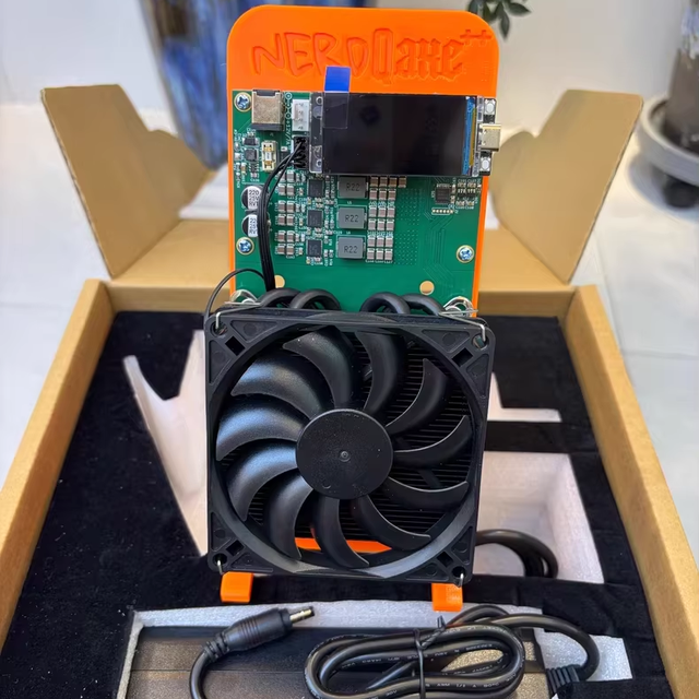 NerdQaxe+ BTC Solo Miner 2.5TH/S 50W 4pcs BM1368 Chips Open Source Bitcoin Crypto Miner Silent SHA-256 Home Miner