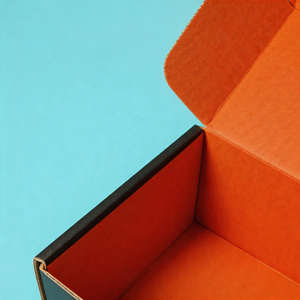 Cajas de Envío Corrugadas Personalizadas de Lujo con Grabado y Estampado en Dorado, Embalaje Ecológico con Forro de Esponja para Uso Cosmético - Product Image 3
