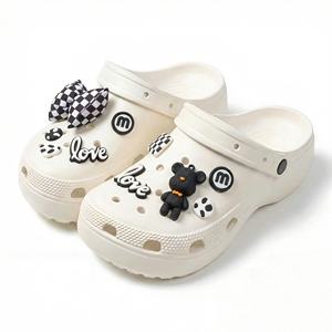 Sabots Mary Jane unisexe Yearning Violent Bear, mode dimensionnelle, en maille d'été, recyclables, antidérapants, souples, à plateforme plate, rehaussants - Product Image 3