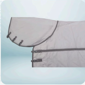 Tapis en toile de laine d'hiver pour cheval noir, tissu de drapeau blanc durable 150 GSM |   Couverture pour cheval d'extérieur |   Sangles de cou à double boucle pour un ajustement parfait - Product Image 1