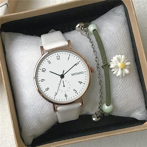 新しい合金ダイヤル時計女性上品なキャンディーカラーレディースウォッチストラップクォーツカジュアルレザーウォッチ女性用 - Product Image 5