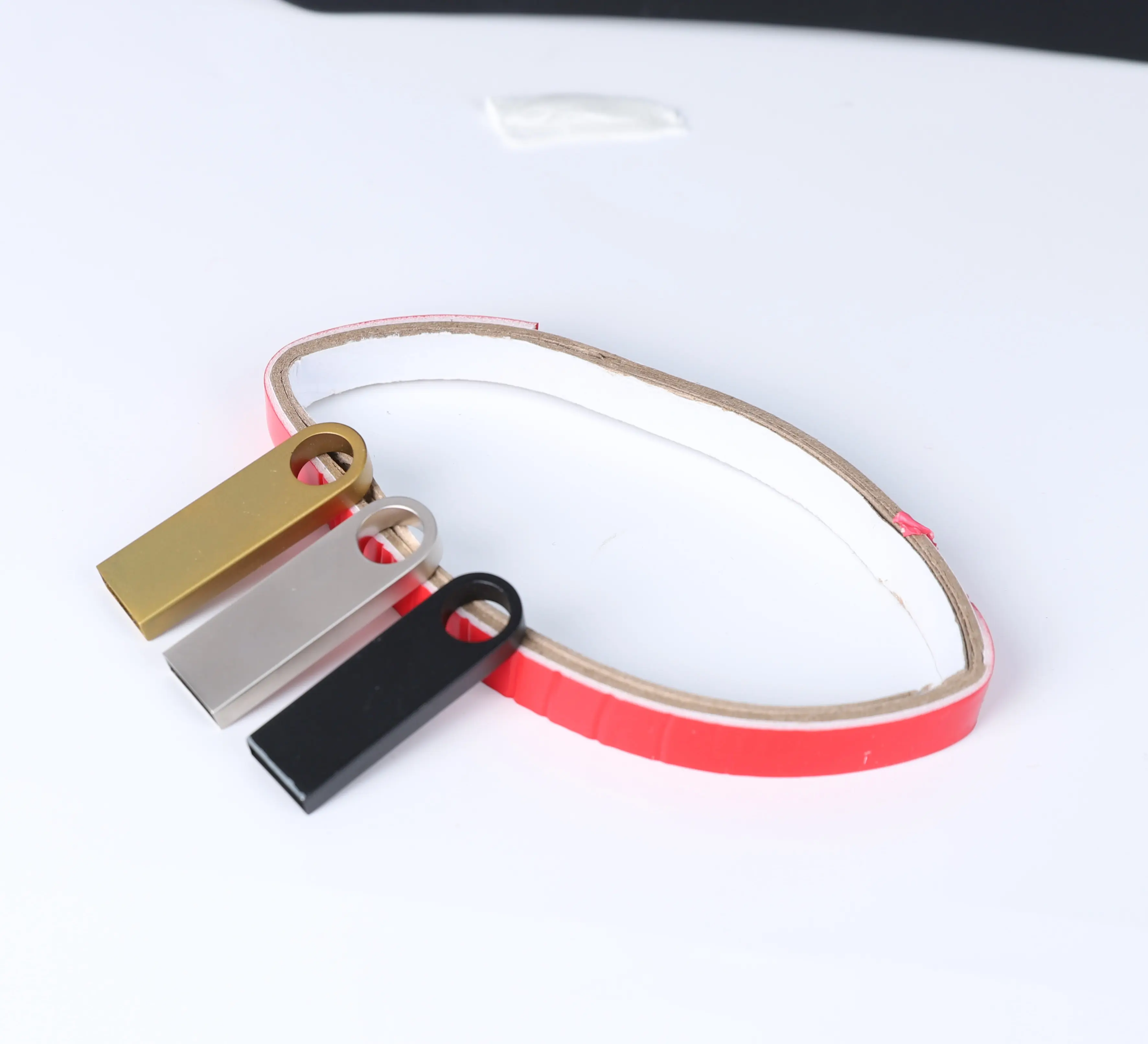 Precio bajo personalización Swivel USB Flash Drive Metal PendiDrive con Logo USB 3,0 Interfaz Nuevo producto