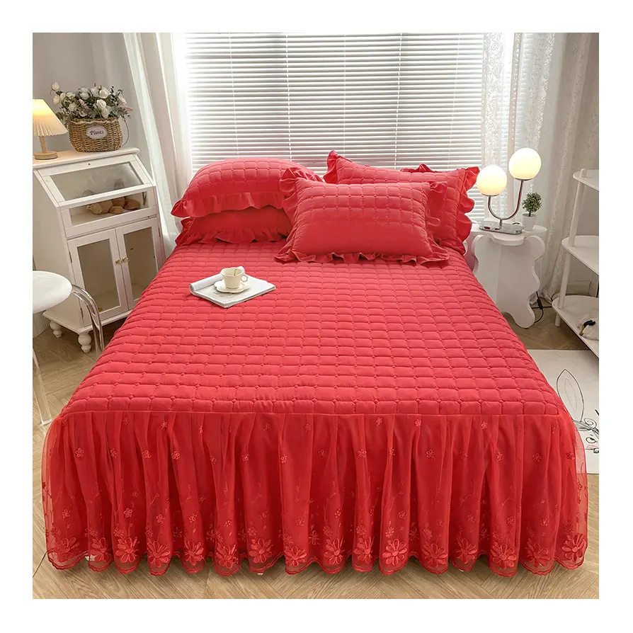 Sıcak satış moda ev nakış dantel kapak kırmızı lüks yumuşak yatak setleri etekler yatak çarşafı
