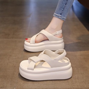 Zapatos casuales de verano para mujer, nuevo estilo 2025, con diseño de alta gama y a la moda, combinados con una falda, deportivos de suela gruesa - Product Image 5