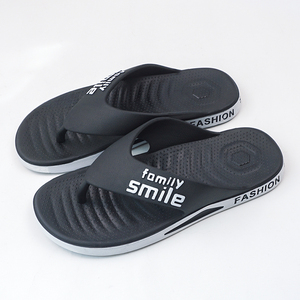 Nouvelles <span class=keywords><strong>Tongs</strong></span> Décontractées en PVC Léger pour Hommes, Anti-odeur et Antidérapantes, Idéales pour la Plage et l'Extérieur en Été - Product Image 2