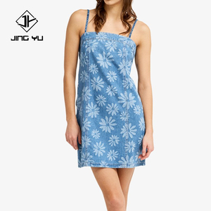 Robe en jean bleu délavé à col carré, coupe ajustée, imprimé tendance personnalisé OEM, haute qualité, 100% coton, mini-robe - Product Image 1