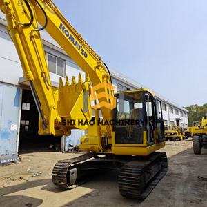 Excavatrice sur chenilles KOMATSU PC130 d'occasion, idéale pour le jardinage, l'aménagement paysager et les travaux agricoles de petite envergure - Product Image 6