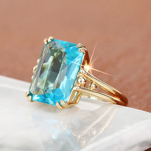 Anello in Cristallo Blu Quadrato per Donne, Accessorio Geometrico Romantico alla Moda per Uso Quotidiano e Feste - Product Image 3
