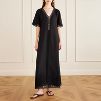 Gaun Kaftan Maxi Katun Hitam Elegan dengan Renda, Kerah V, Lengan Pendek, dan Detail Lubang-Lubang di Bagian Bawah, Gaya Bohemian untuk Liburan Pantai Wanita