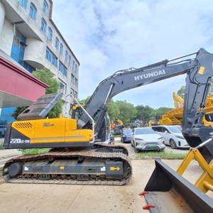 รถขุดฮุนได 220LC-9S มือสอง 22 ตัน เครื่องยนต์ยันมาร์แท้ ประหยัดน้ำมัน ปั๊มมอเตอร์แบบตีนตะขาบ มีสินค้าในสต็อก - Product Image 3
